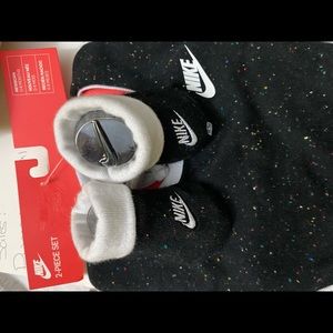 2 piece set nike bib.